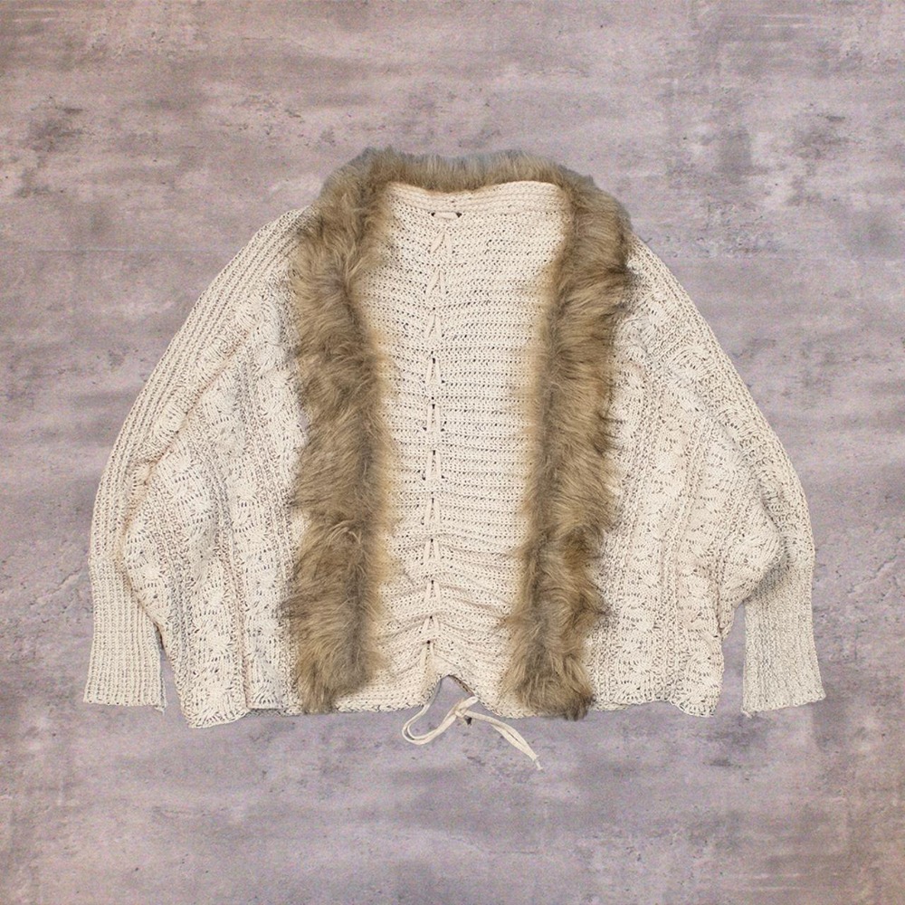 Vintage VTG Y2K 2000's Faux Fur Baggy Cropped Laced Knitted Shawl